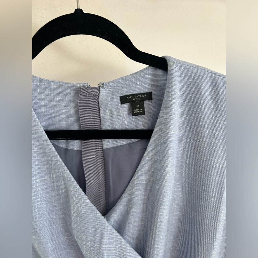V neck Ann Taylor light blue dress - Picture 2 of 6